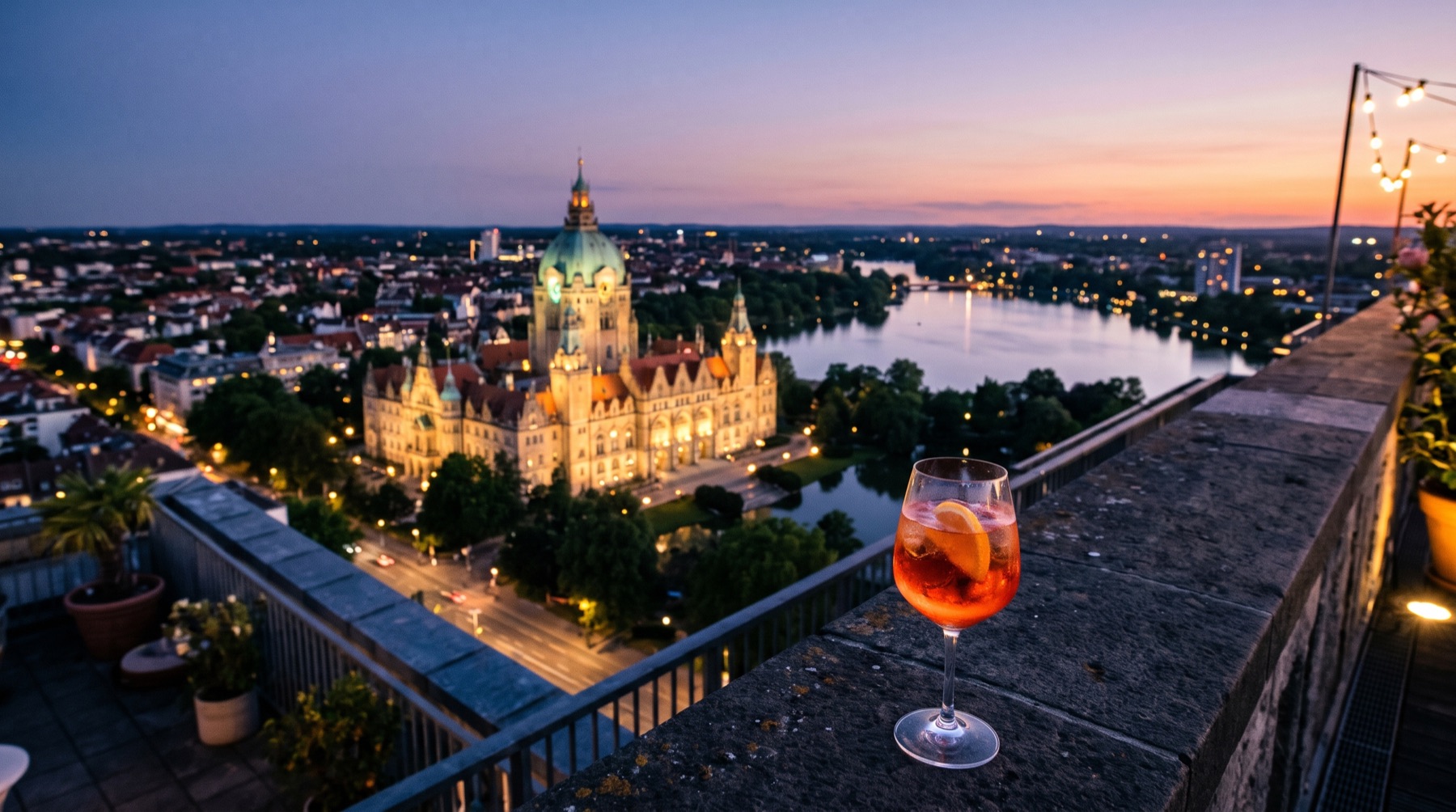 Blick von einer Dachterrasse über Hannover am Abend (Bild mit KI erstellt)